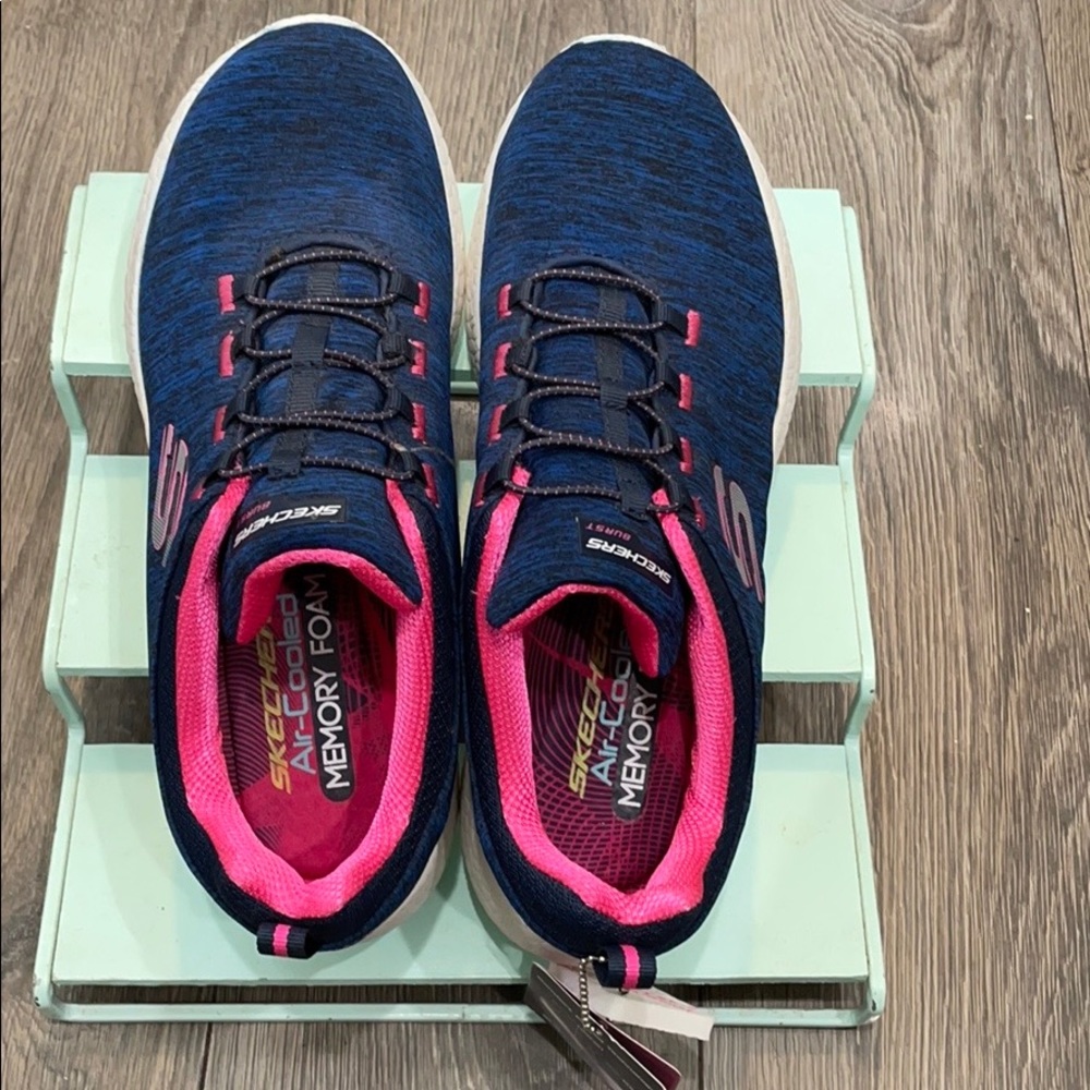 Sketchers air cooled memory foam size 8